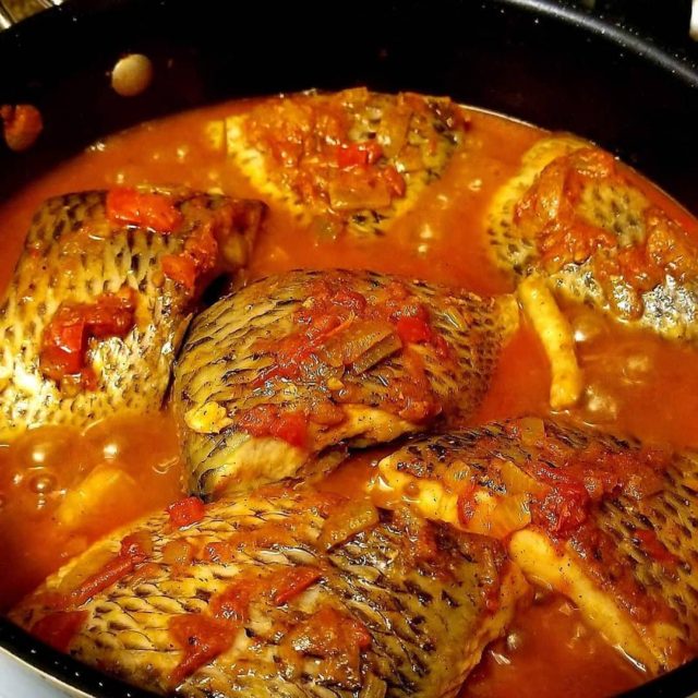 What's for dinner this #weekend? I posted my top 5 tips for the best #fishstew recently. Happy weekend 😋😎
#linkinbio 
#africanfishstew 
#zimbabweanfood
#foodie